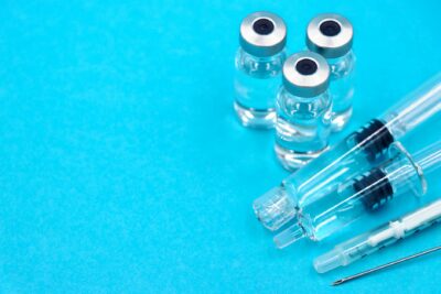 Vaccination grippe et Covid-19 2026-2027 : dates, personnes prioritaires et prise en charge